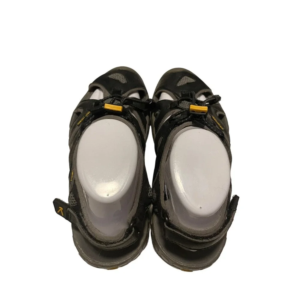 Keen Waterproof Sandals Size 6 youth or Men’s